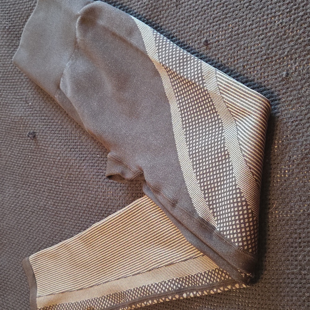Fabletics Black & Grey Stylish Leggings Size Small